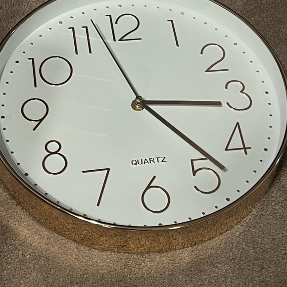 Quartz Rose Gold Wall Clock - Picture 5 of 5